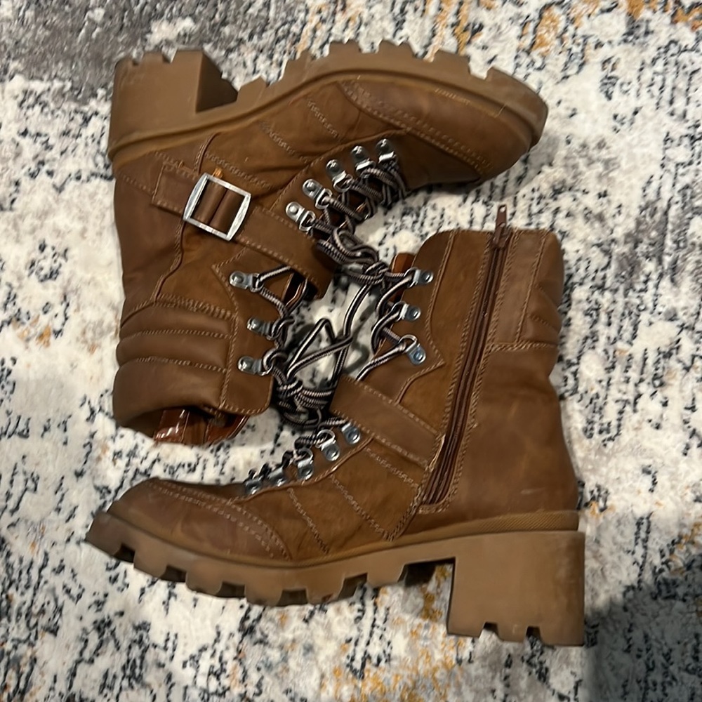 L4L boots with heel size 8.5womens